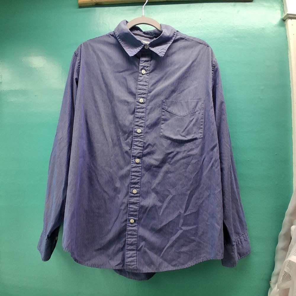 St. John's Bay Button Down Shirt L Blue Pinstripe Cotton Classic Preppy Z600
